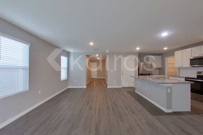 Building Photo - 8584 SW 43rd Ter