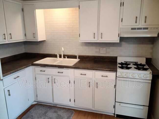 Foto del edificio - 3623 N Sterling Ave