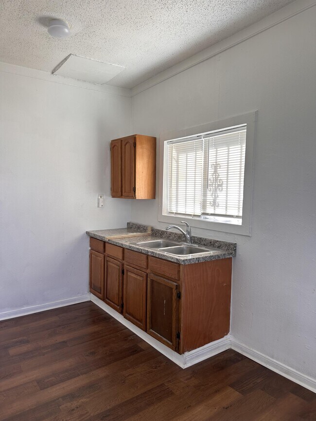 411 N Hackberry, San Antonio, TX 78202 House Rental in San Antonio