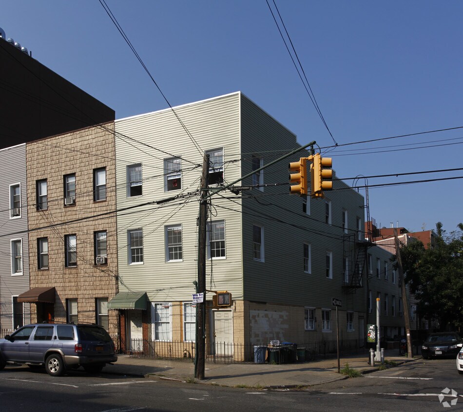Primary Photo - 50 Bushwick Ave