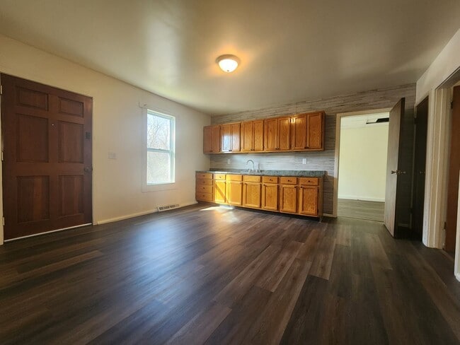 Photo - 1106 Rixon St Apartment