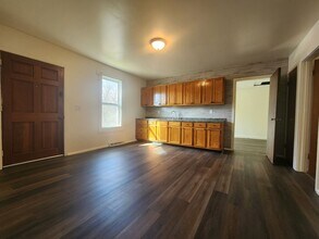 Building Photo - 1106 Rixon St