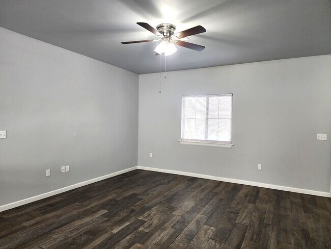 Foto del edificio - Campbell St Duplex