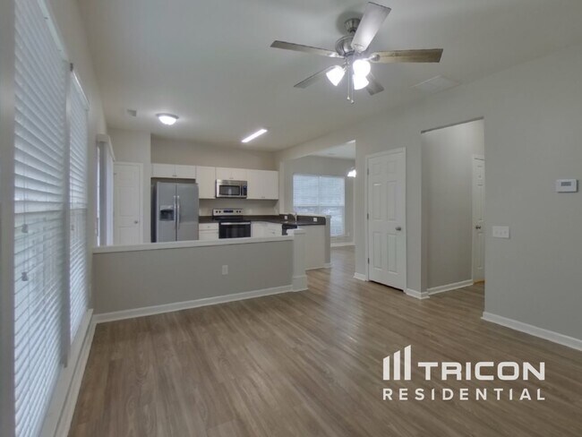 Building Photo - 2521 Wingdale Dr