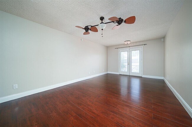 Building Photo - 102 Phanturn Ln