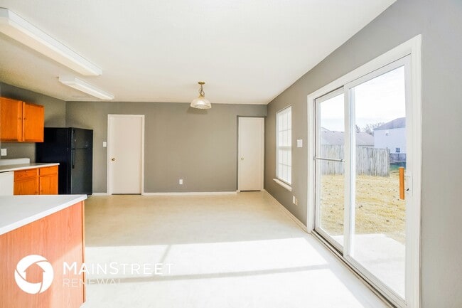 Foto del edificio - 8825 Browns Valley Ln