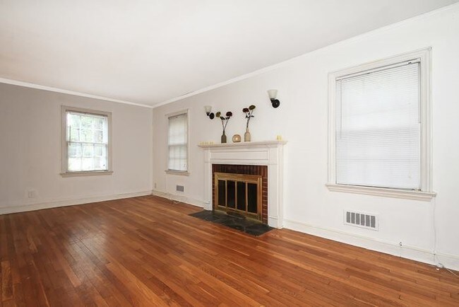 Building Photo - 467 Voorhees St