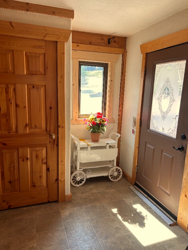 Building Photo - 325 Spring Creek Rd