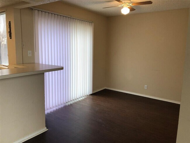 Building Photo - 2642 Isbella Dr