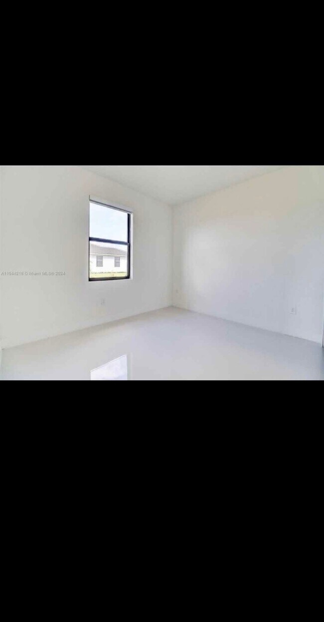 Foto del edificio - 30870 SW 192nd Ave