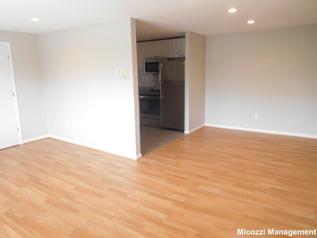 Building Photo - 396 Langley Rd