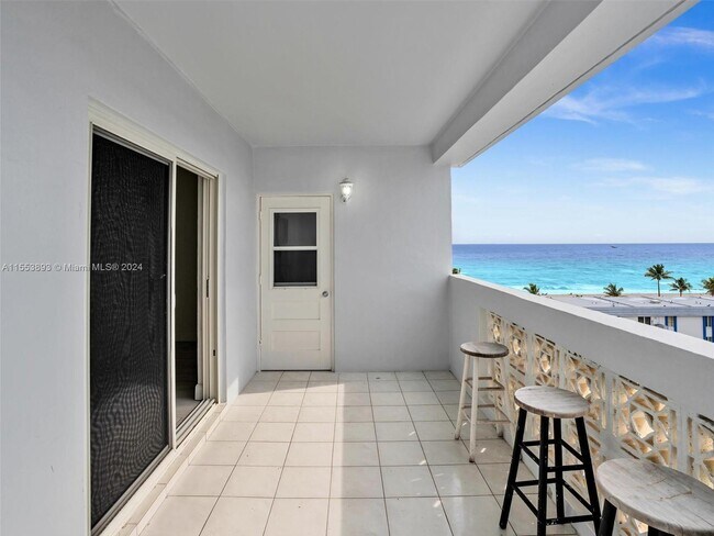 Building Photo - 320 S Surf Rd