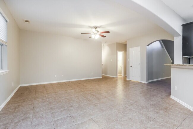 Building Photo - 9202 Hidden Lake Cir