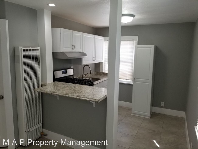 Foto del edificio - 7042 Bright Ave