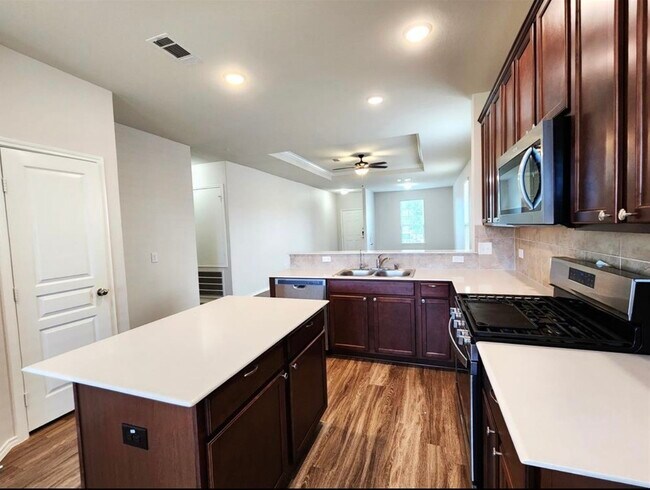 Foto del edificio - 24106 Silver Sunset Ln