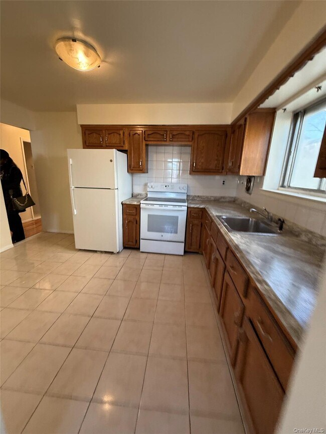 Foto del edificio - 2813 Gunther Ave