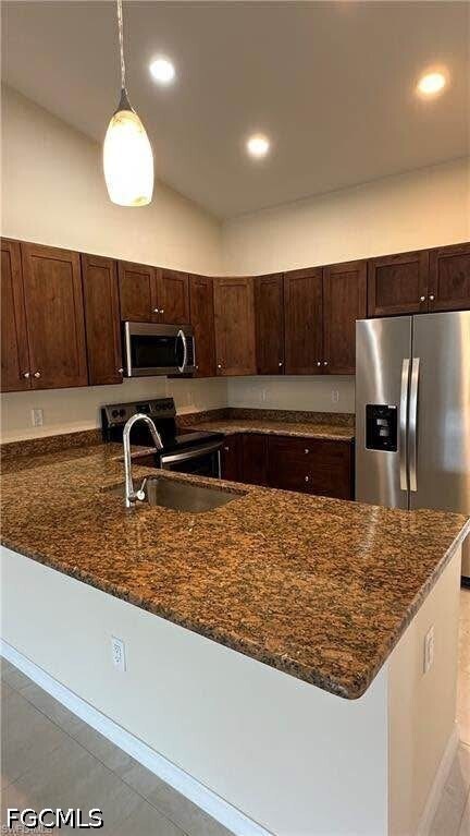 Foto del edificio - 1609 Savona Pkwy W