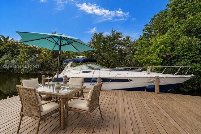 Foto del edificio - 3730 SW 47th Ct