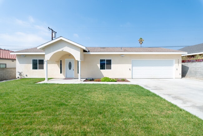 Building Photo - 1219 N Azusa Ave
