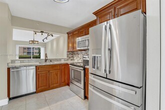 Building Photo - 9537 Weldon Cir