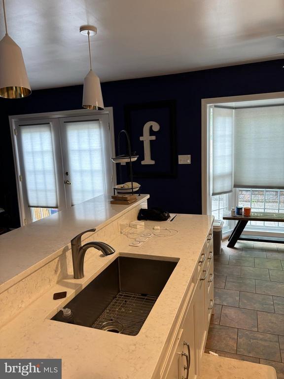 Foto del edificio - 7430 Hallcrest Dr