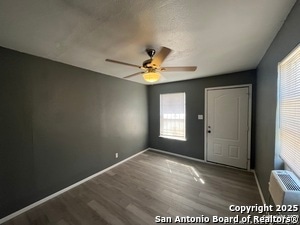 Building Photo - 2513 Quintana Rd