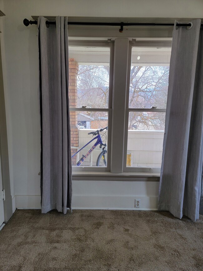 Building Photo - 934 Plum St