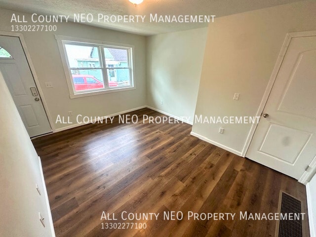 Building Photo - 2 bed, 1 bath in Barberton