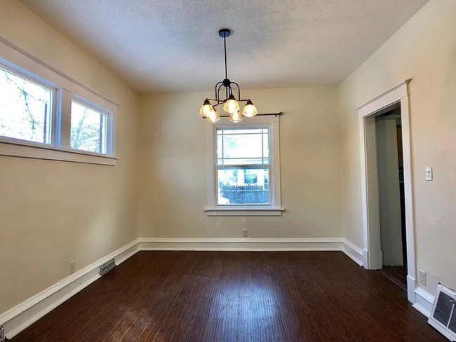 Building Photo - Camburn Corner