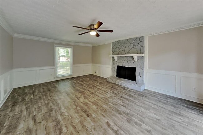 Building Photo - 1308 Chesapeake Dr SW