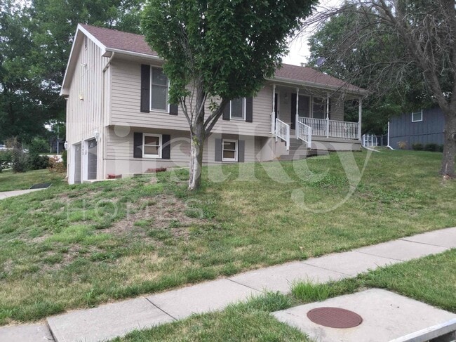 Building Photo - 1405 Andrea Dr
