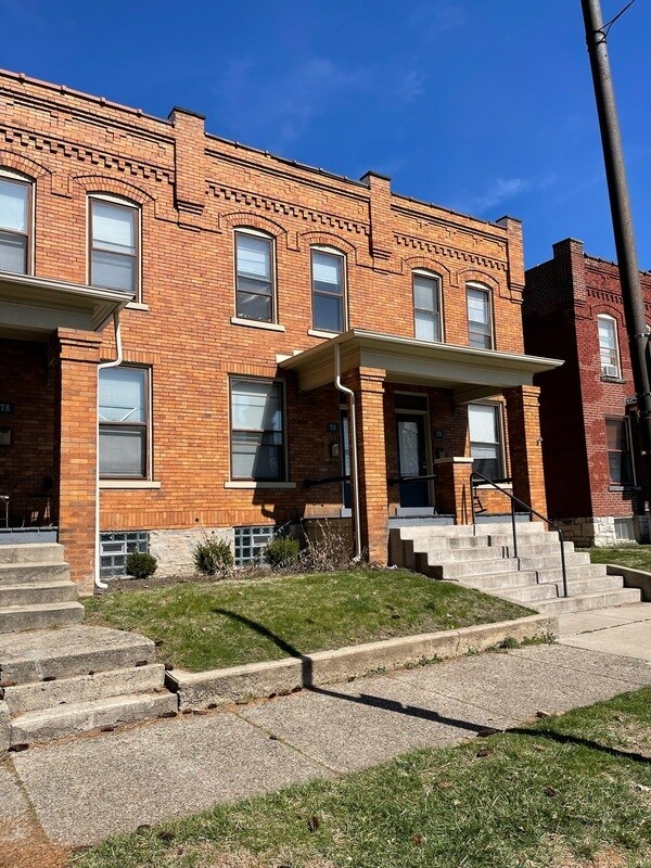 Foto del edificio - 76 W Greenwood Ave