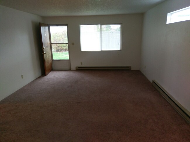 Building Photo - Quiet, Cozy 2-Bedroom Located in Columbia ...