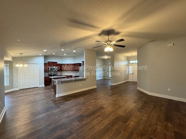 Foto del edificio - 5529 Cane Syrup Cir