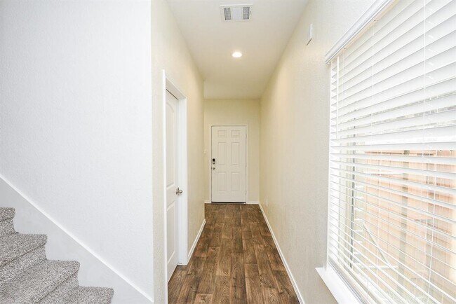 Foto del edificio - 21170 Alder Oaks Dr