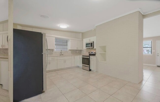 Foto del edificio - 8526 Bengalin Ave