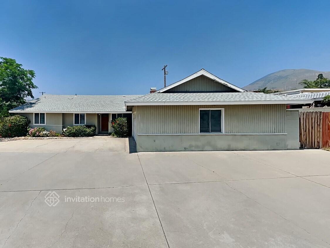 Primary Photo - 5711 Arden Ave