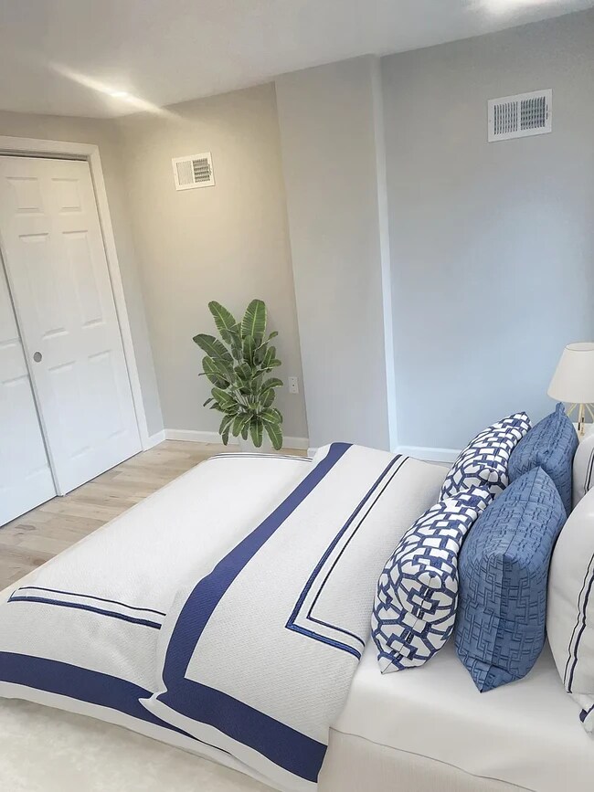 Bedroom - 2217 E Thompson St Townhome