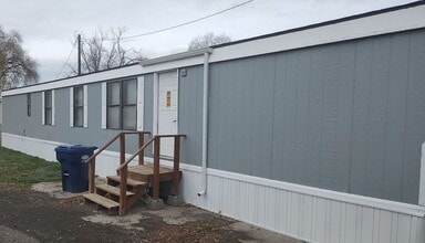 Building Photo - 721 1/2 Adell Ave