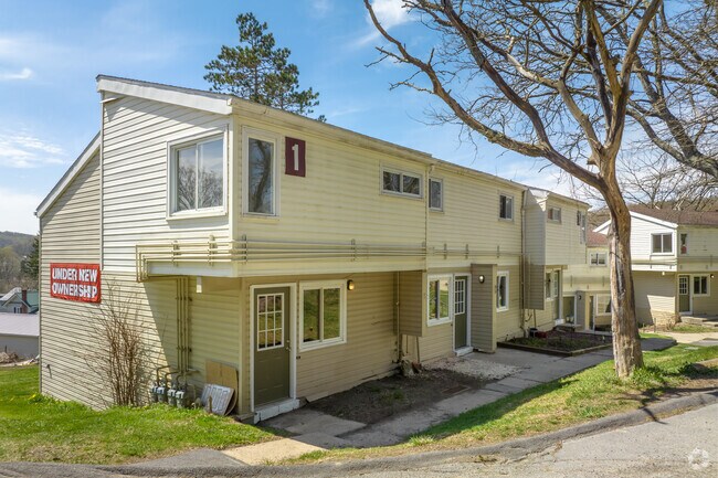 Unidades Hyman Hills 3BR y 2BR - Forest Hills Apartments