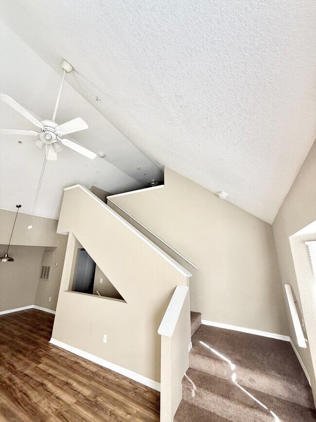 Foto del edificio - 6328 Raleigh St