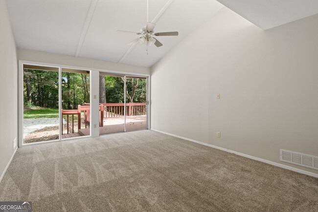 Foto del edificio - 705 Edgewater Trail