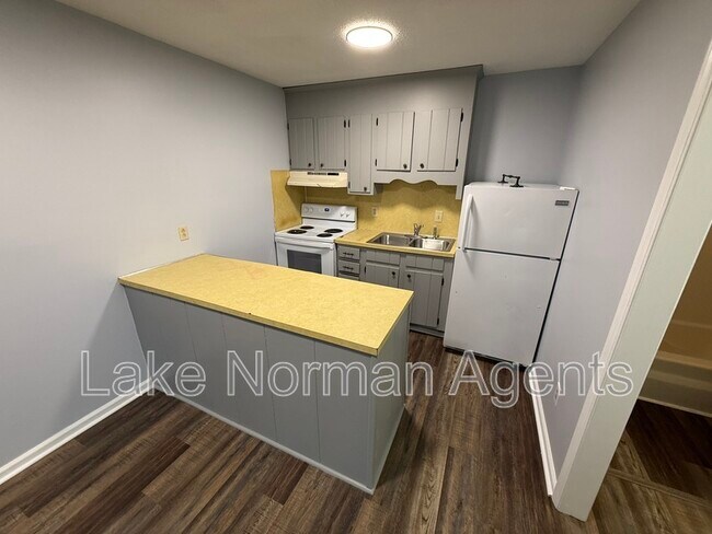 Foto del edificio - 435 3rd Ave Dr SE