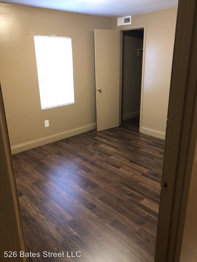 Foto del edificio - 526 Bates St