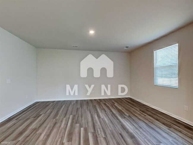 Building Photo - 3 br, 2.5 bath Townhome - 204 Red Tail Way