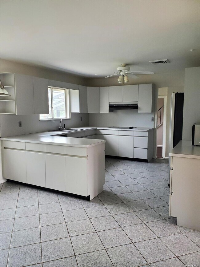 Foto del edificio - 158 Whitewood Dr