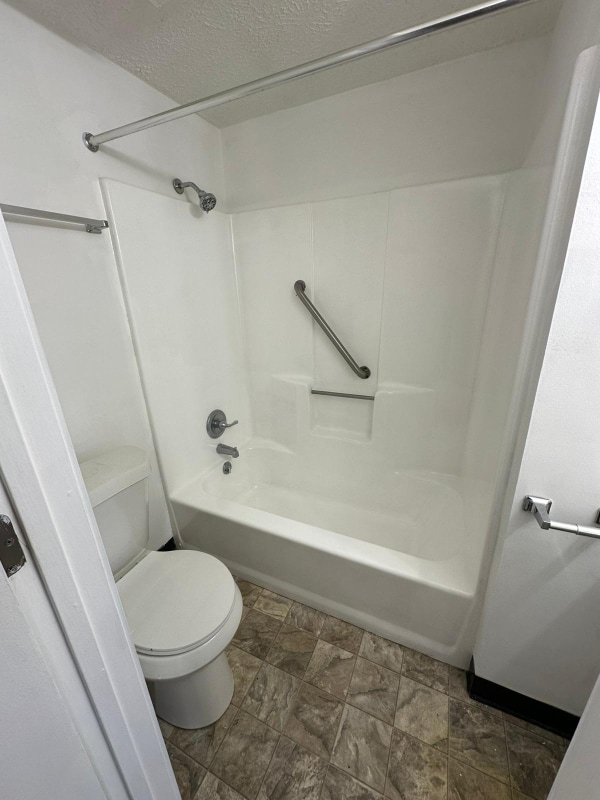 Building Photo - 766 Anderson Ave