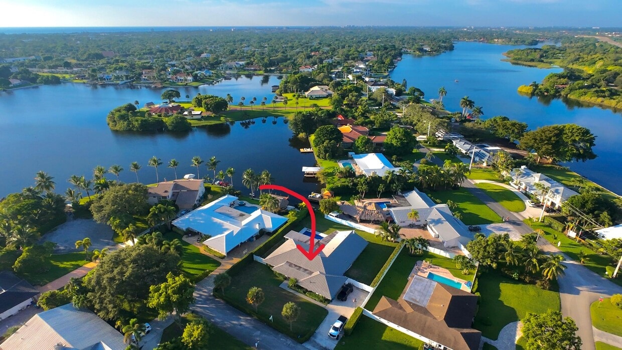 Foto principal - 936 SW 38th Ct