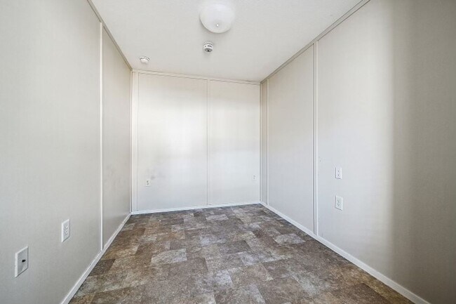 Building Photo - Lot 11