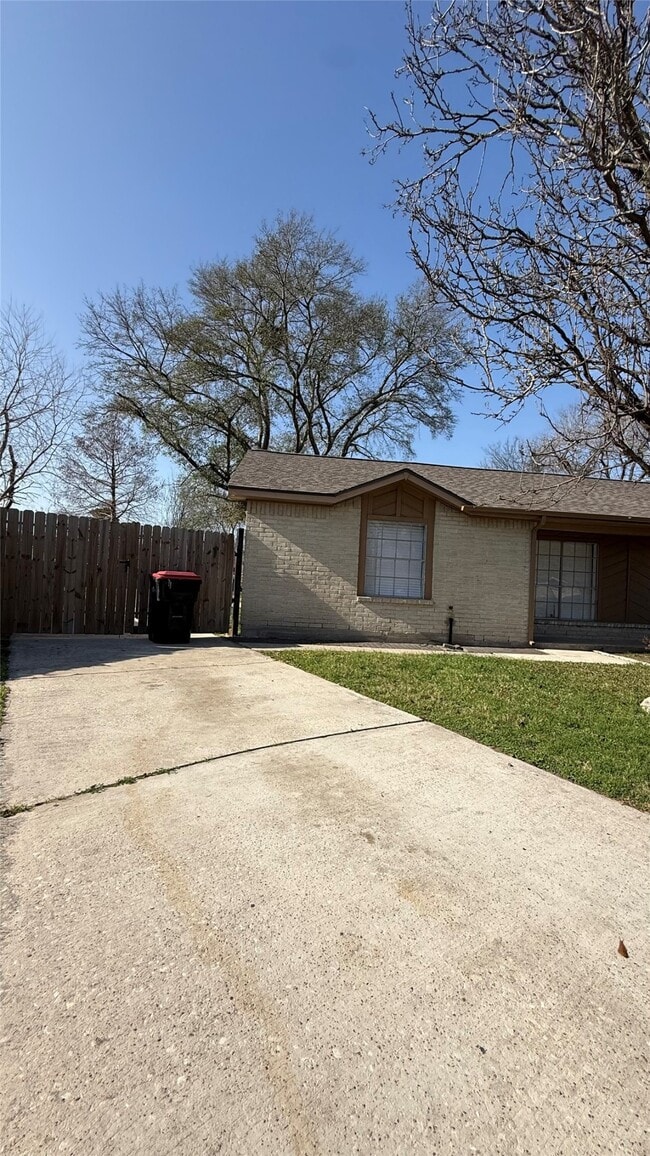 Building Photo - 12707 Marble Dr